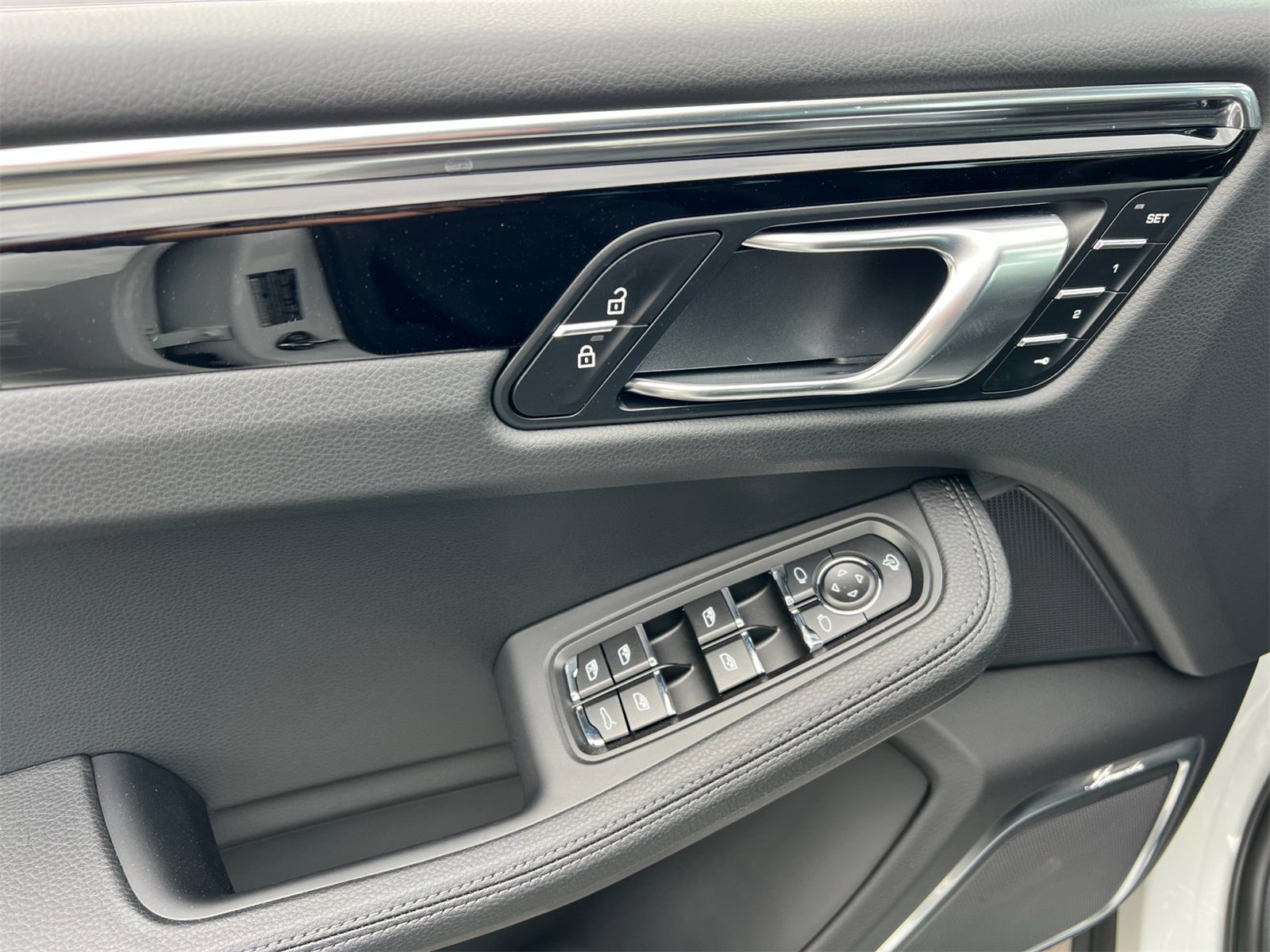New 2025 Porsche Macan S image 12
