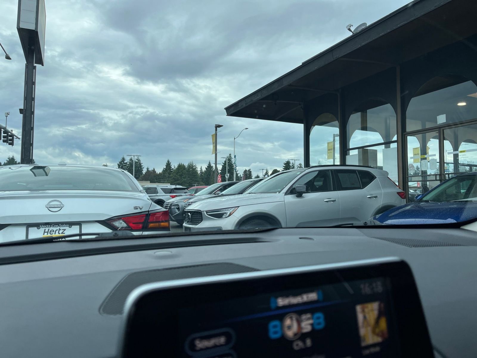 Used 2024 Nissan Altima 2.5 SV image 9