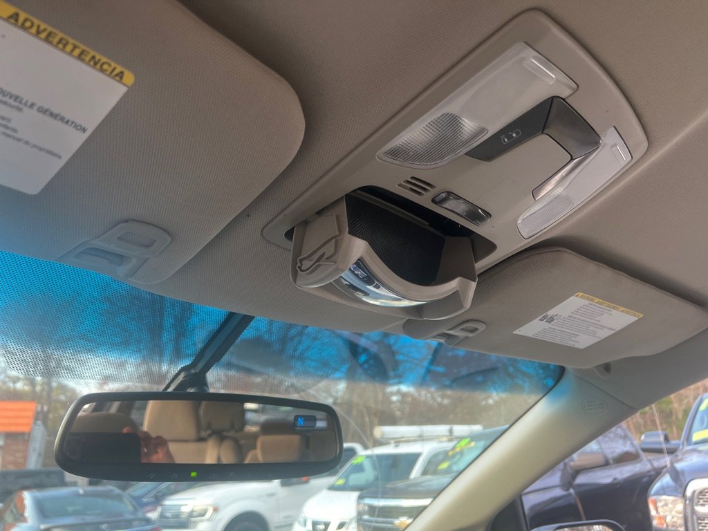 Used 2017 Toyota Sienna LE w/ Protection Package image 22