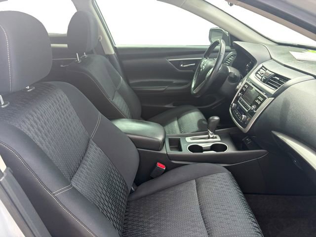 Used 2016 Nissan Altima 2.5 SV image 17