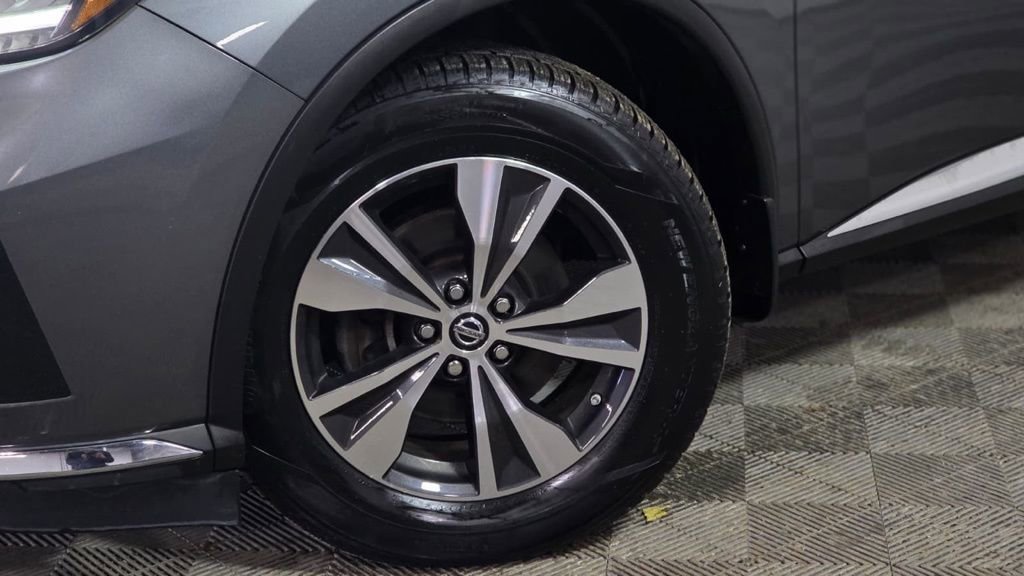 Used 2019 Nissan Murano SV image 2