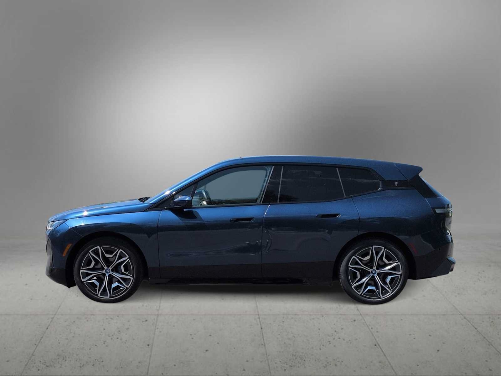 Used 2023 BMW iX M60 AWD/4WD image 5