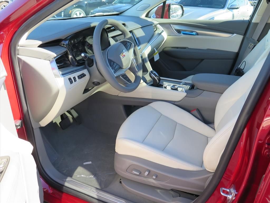 New 2026 Cadillac XT5 Premium Luxury w/ Driver Assist Package image 9