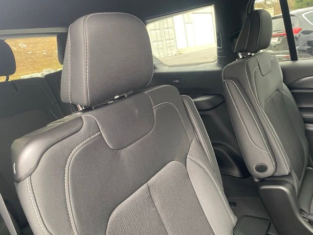 New 2025 Jeep Grand Cherokee L Laredo w/ Luxury Tech Group I image 31