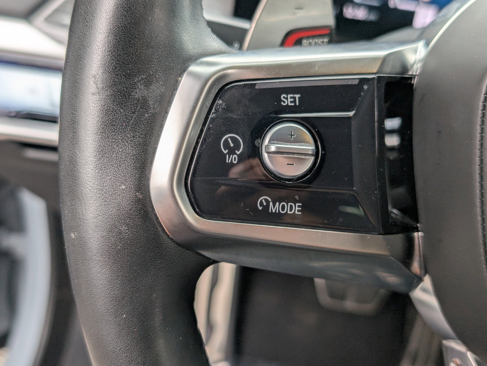 Used 2023 BMW 740i image 30