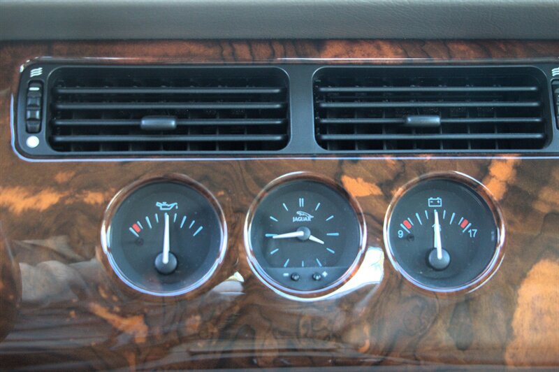 Used 1998 Jaguar XK8 Coupe RWD image 18
