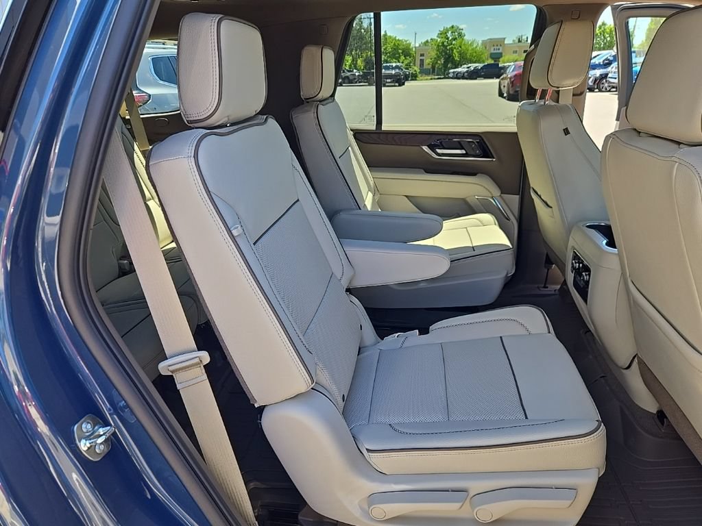 New 2026 GMC Yukon Denali w/ Sun & Power Step Package AWD/4WD image 15
