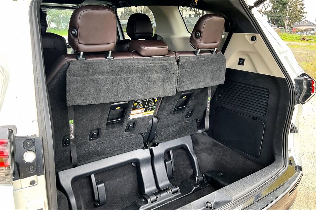 Used 2021 Toyota Sienna Platinum image 33