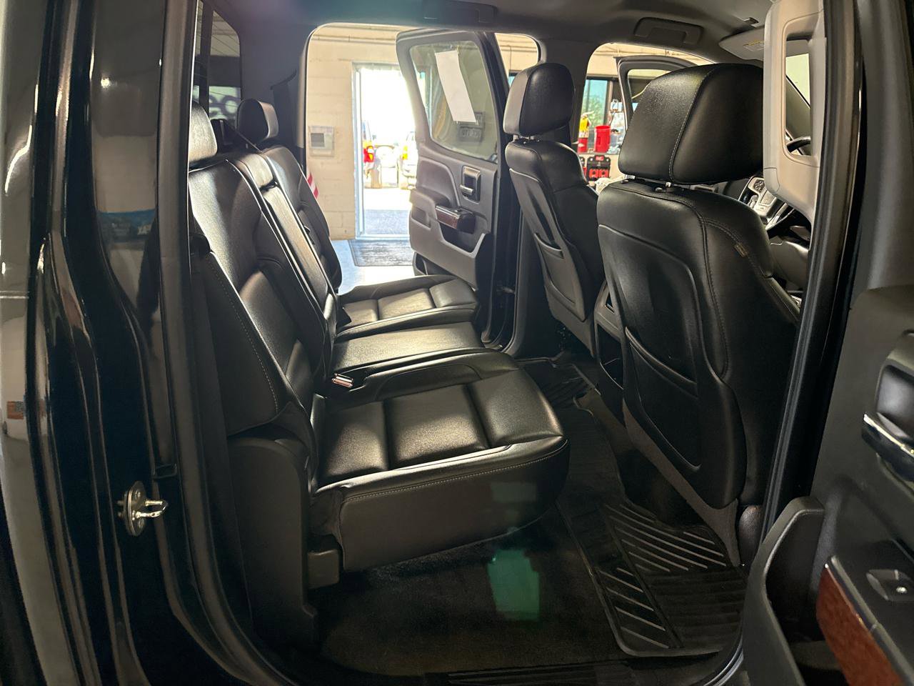 Used 2015 GMC Sierra 1500 SLT w/ SLT Crew Cab Value Package image 37