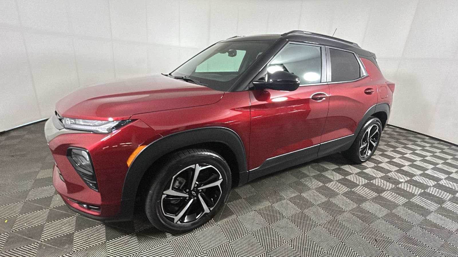 Used 2023 Chevrolet TrailBlazer RS w/ Sun and Liftgate Package FWD image 6