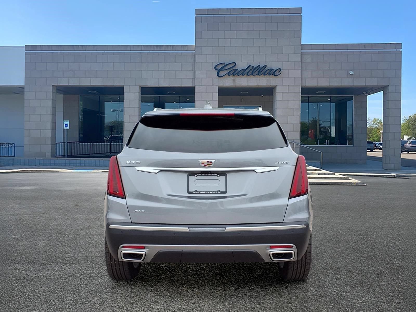 New 2026 Cadillac XT5 Premium Luxury w/ LPO, Floor Liner Package AWD/4WD image 5