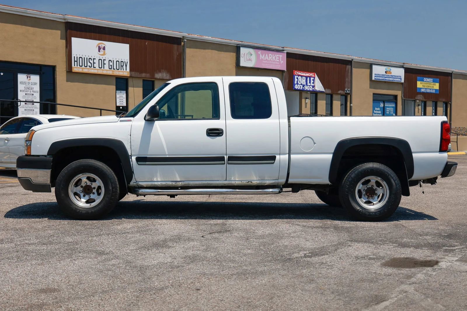 Used 2004 Chevrolet Silverado 2500 LS w/ Heavy-Duty Power Package RWD image 3