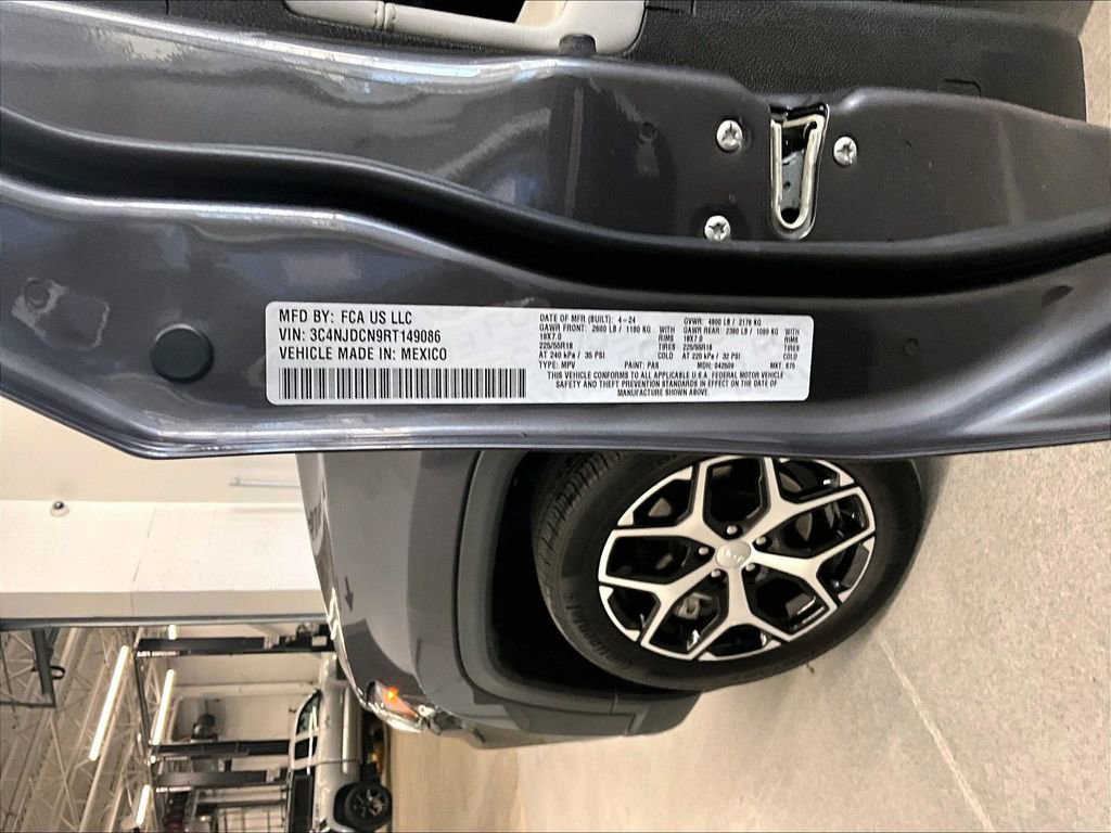 Used 2024 Jeep Compass Limited image 33