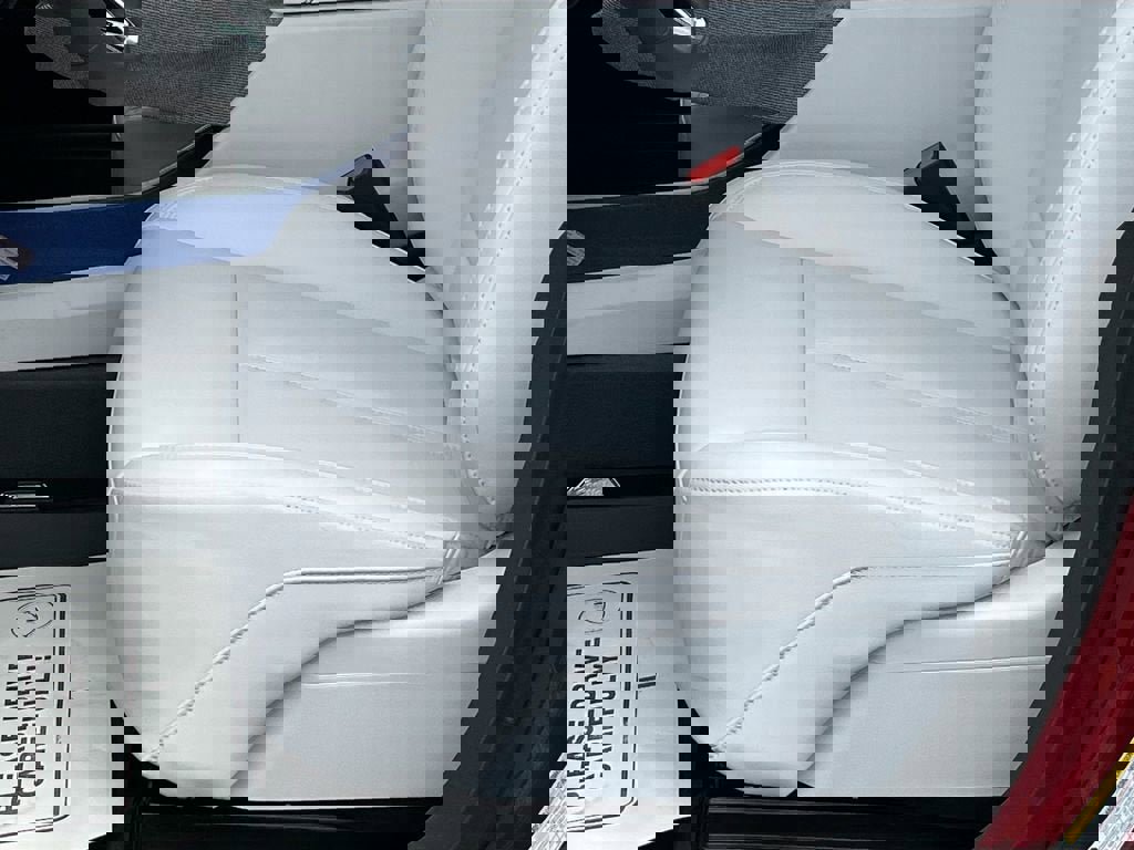 New 2026 Cadillac Optiq Luxury 1 image 19