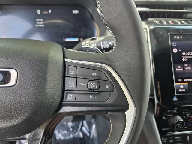 Certified 2025 Jeep Grand Cherokee Altitude AWD/4WD image 29