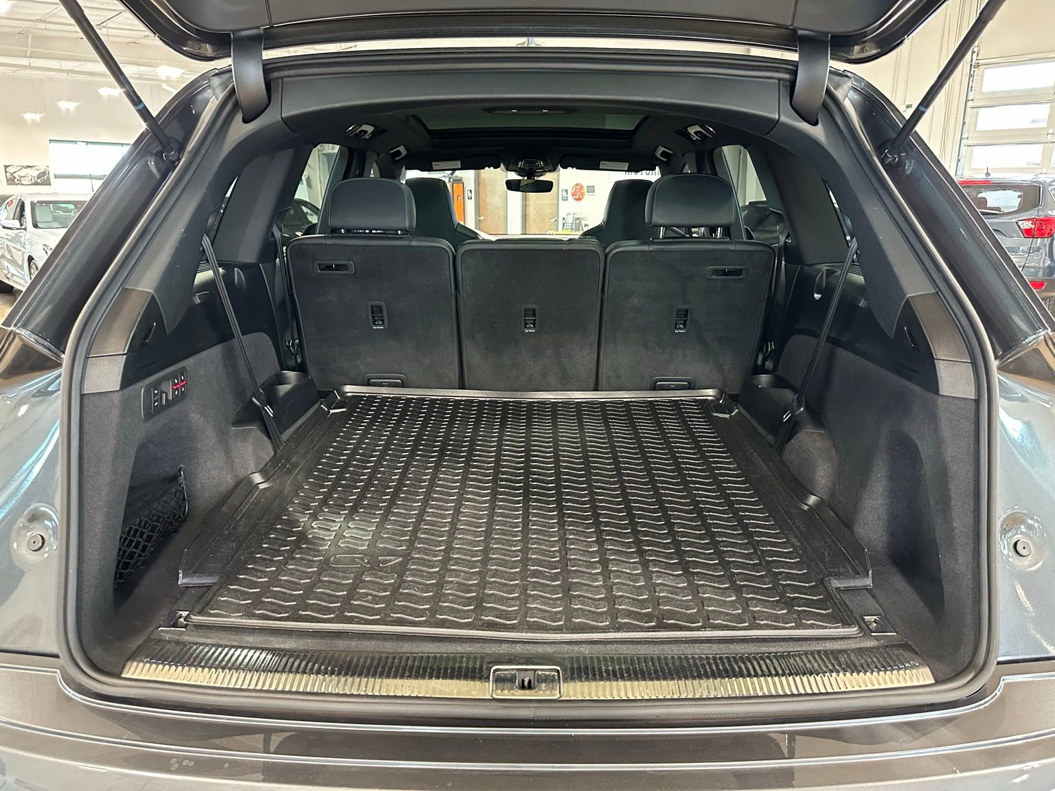 Used 2021 Audi SQ7 Premium Plus w/ SQ7 Black Optic Package image 51