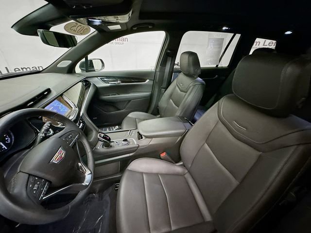 Used 2025 Cadillac XT6 Premium Luxury w/ Technology Package image 24