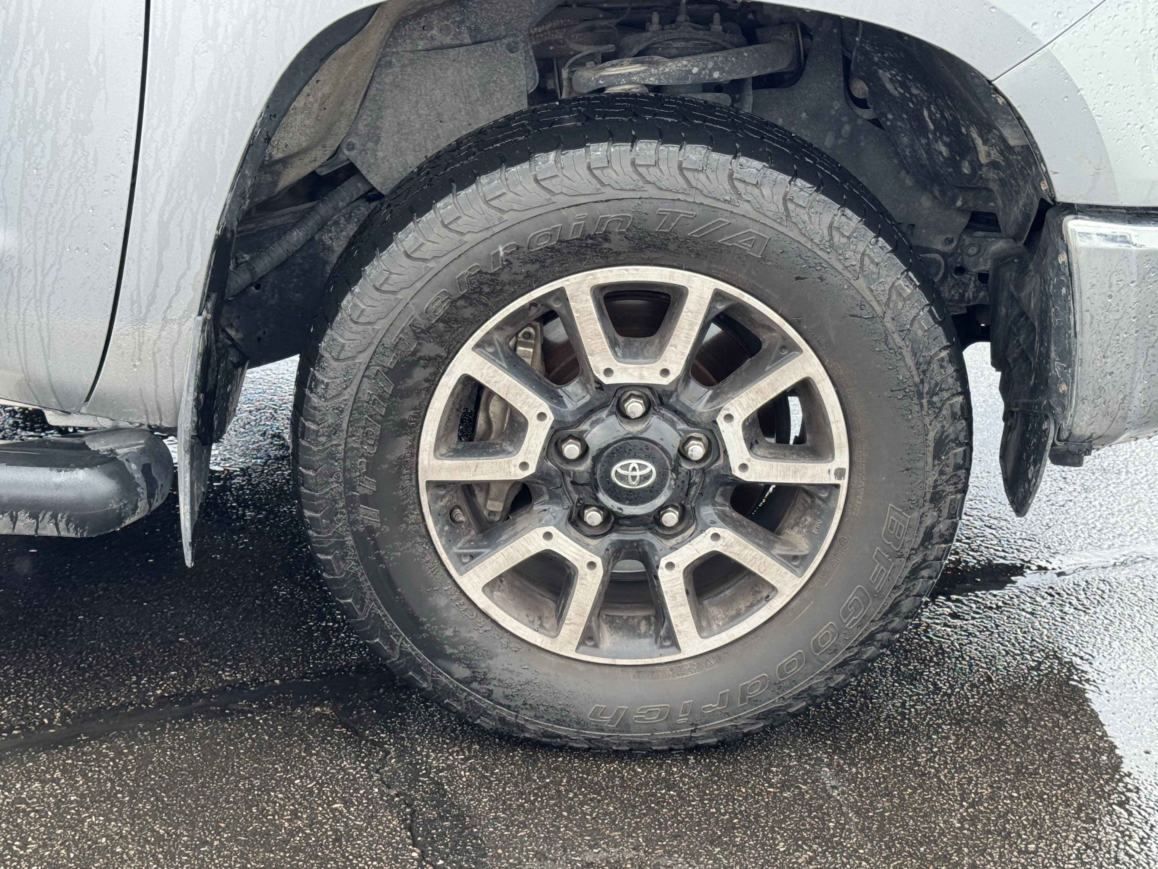 Used 2021 Toyota Tundra Limited w/ TRD Off-Road Package image 18