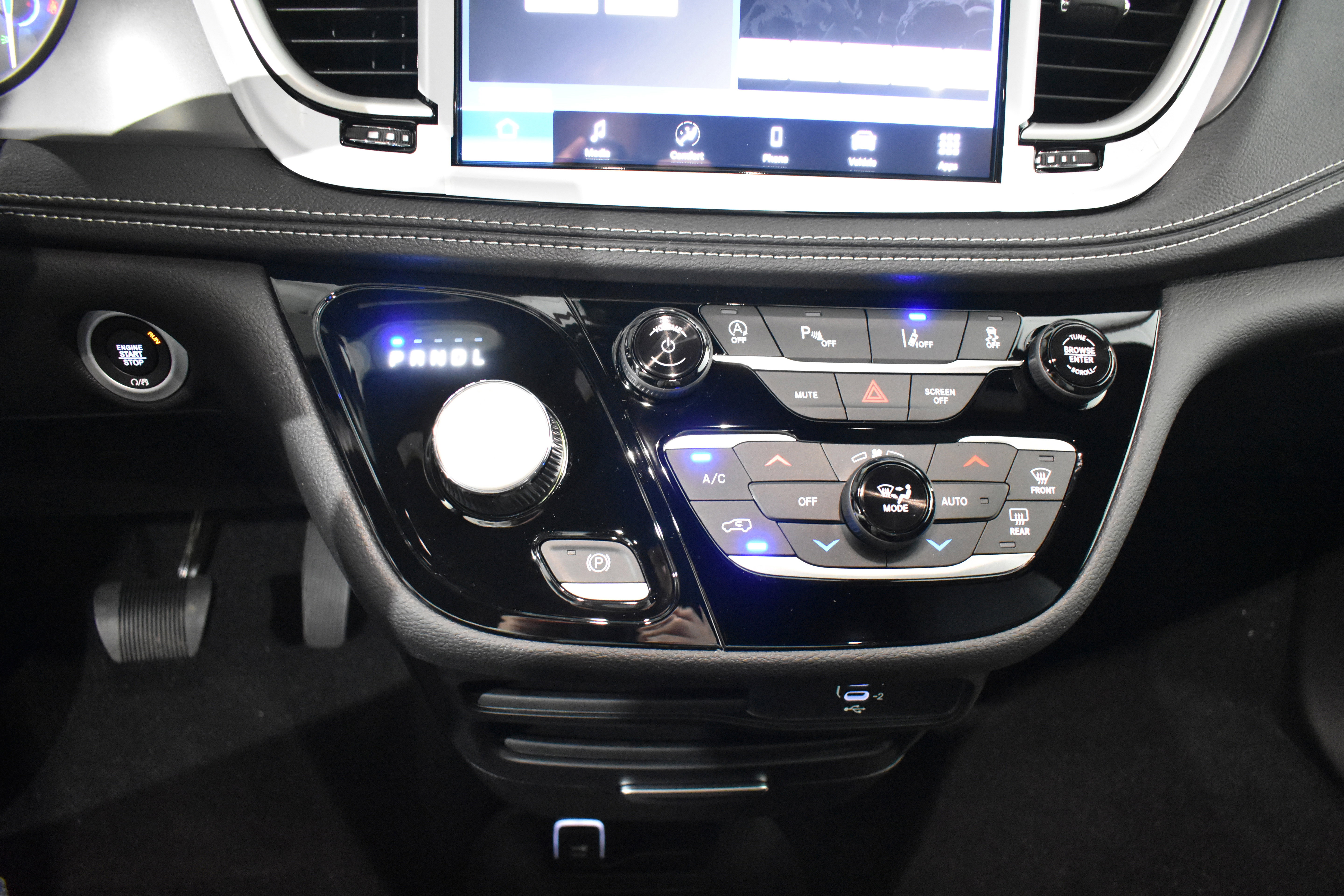 New 2026 Chrysler Pacifica Select FWD image 19