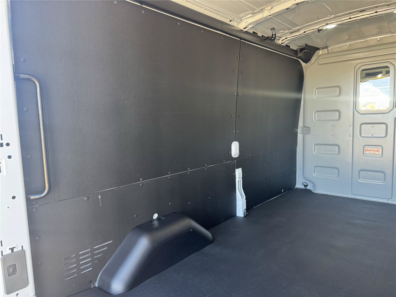 New 2026 Ford Transit 250 148 Medium Roof w/ Load Area Protection Package RWD image 4