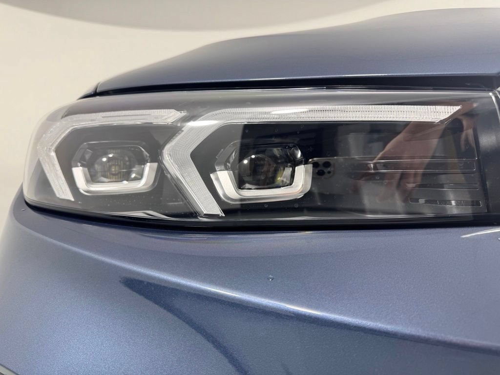 New 2026 BMW 330i xDrive Sedan w/ Premium Package AWD/4WD image 7