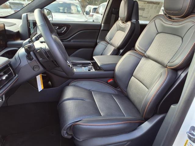 New 2025 Lincoln Aviator Black Label image 14