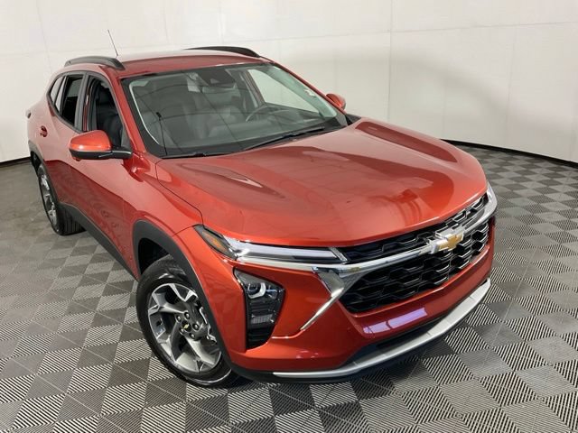 Used 2024 Chevrolet Trax LT w/ Driver Confidence Package FWD image 46