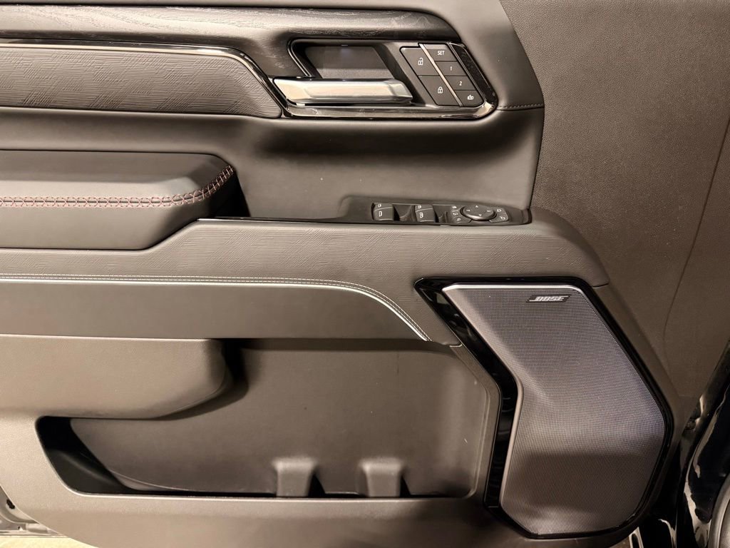 Used 2025 GMC Sierra 2500 AT4X image 14