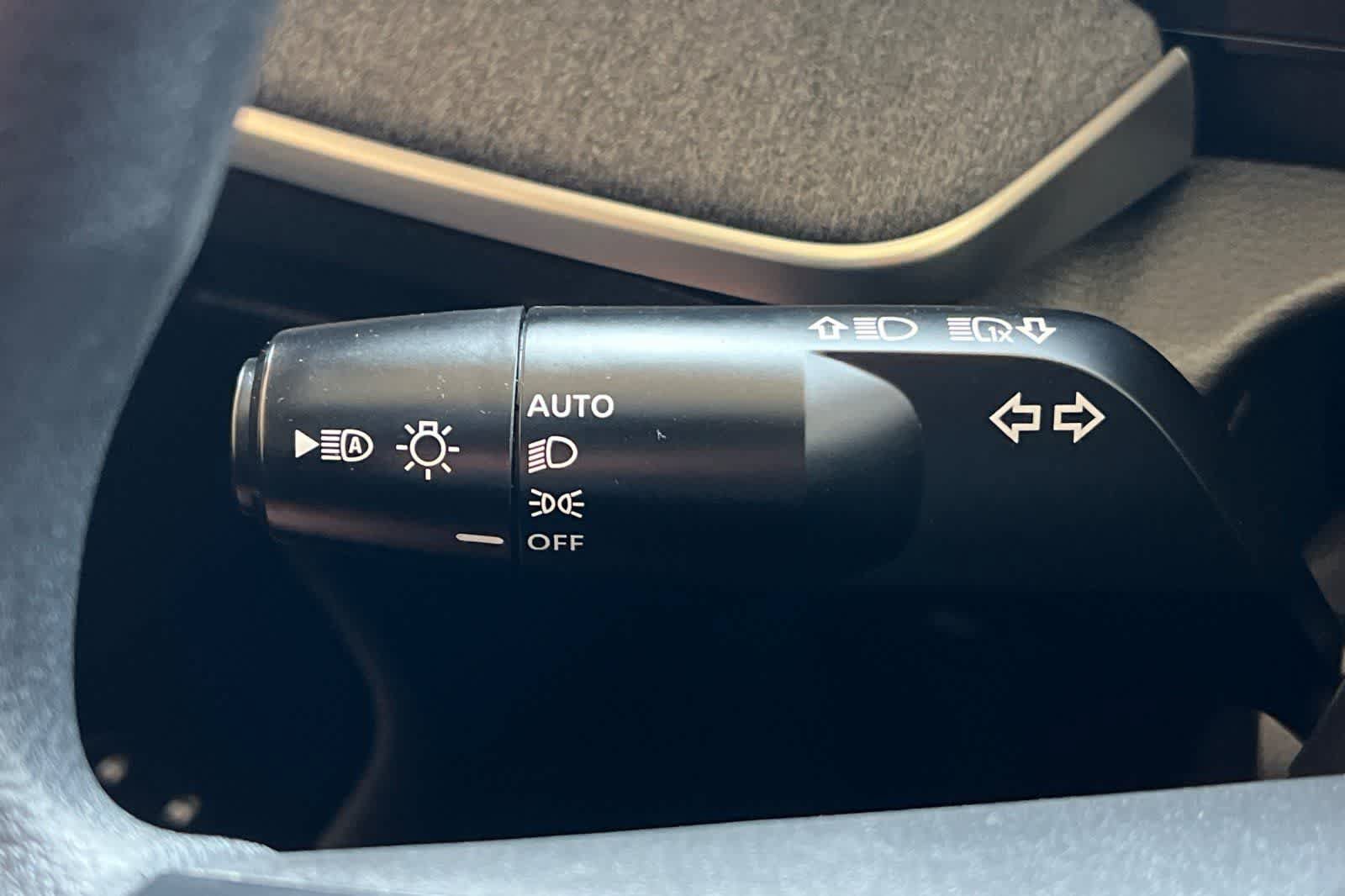 Certified 2026 Nissan Kicks SV FWD image 31