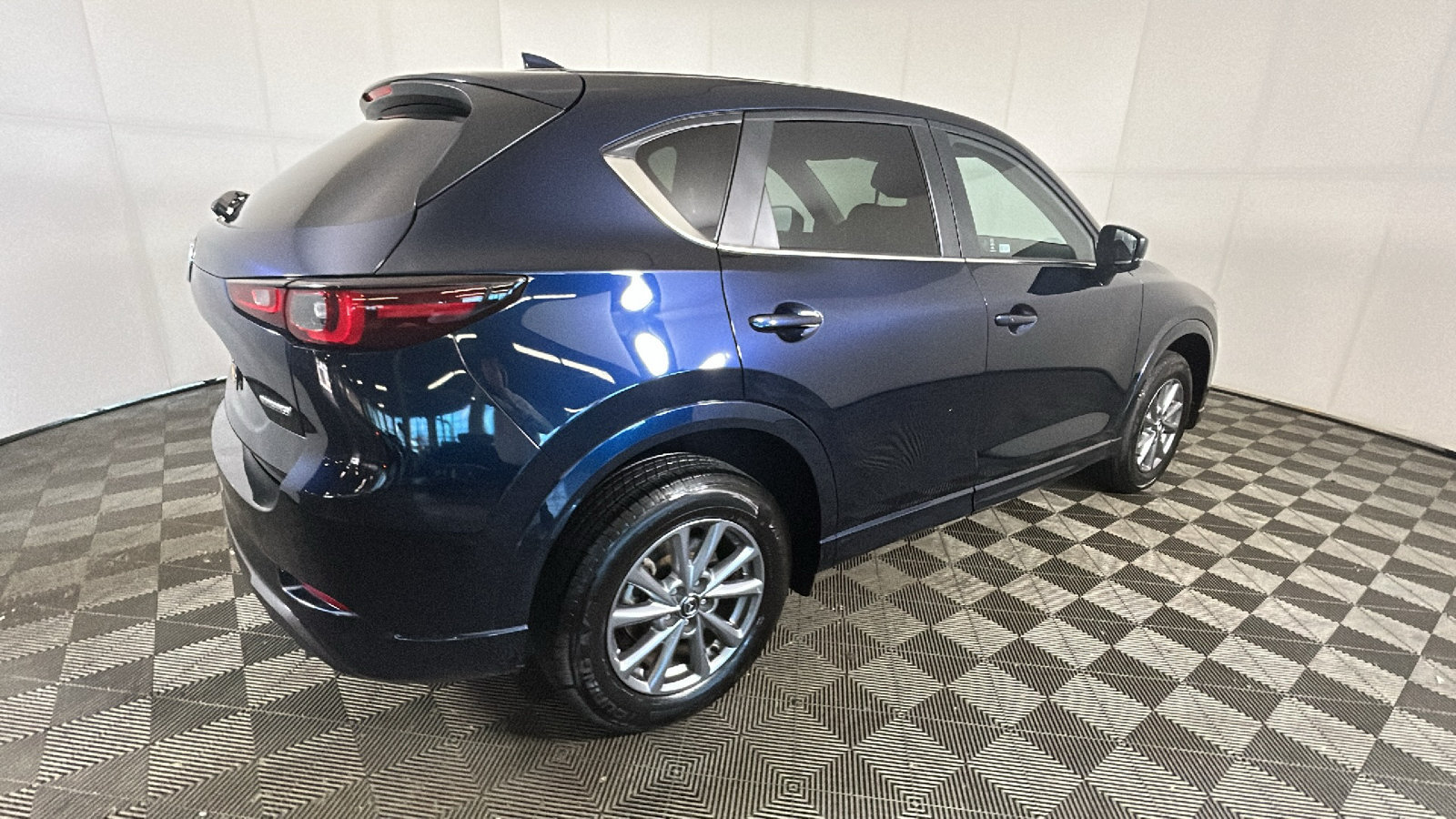 Used 2025 MAZDA CX-5 AWD 2.5 S w/ Preferred Package image 3