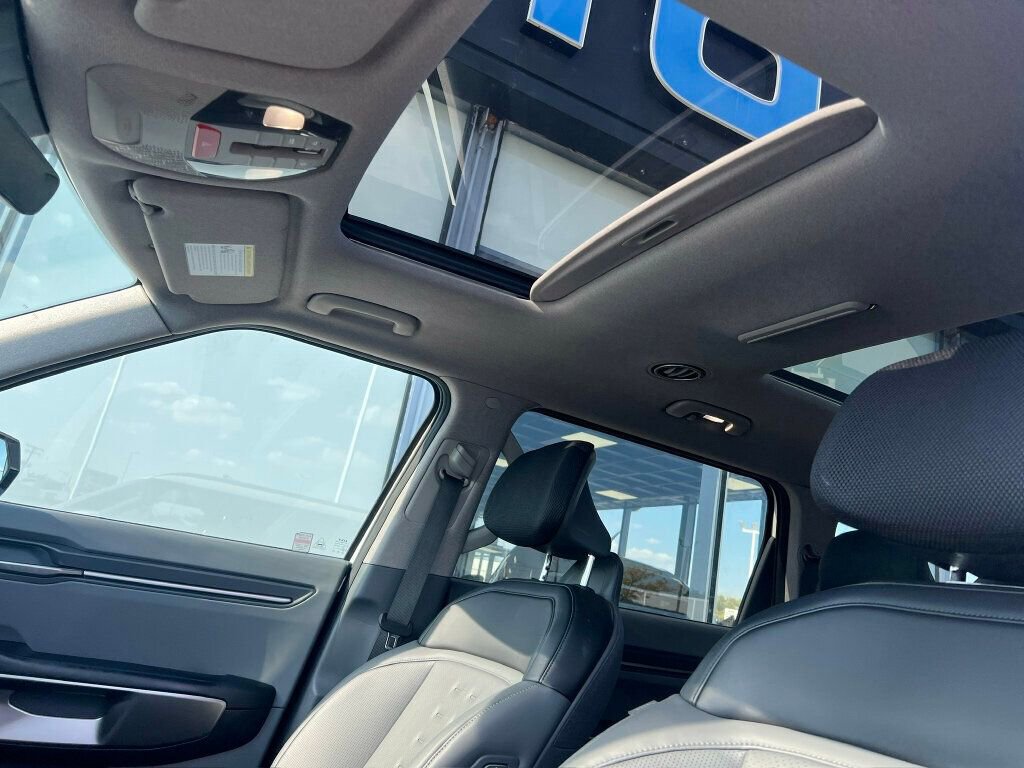 Used 2024 Kia EV9 Wind AWD/4WD image 36