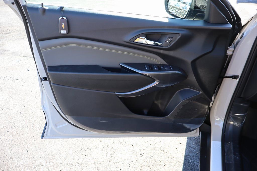 New 2026 Chevrolet Trax ACTIV w/ Sunroof Package image 4