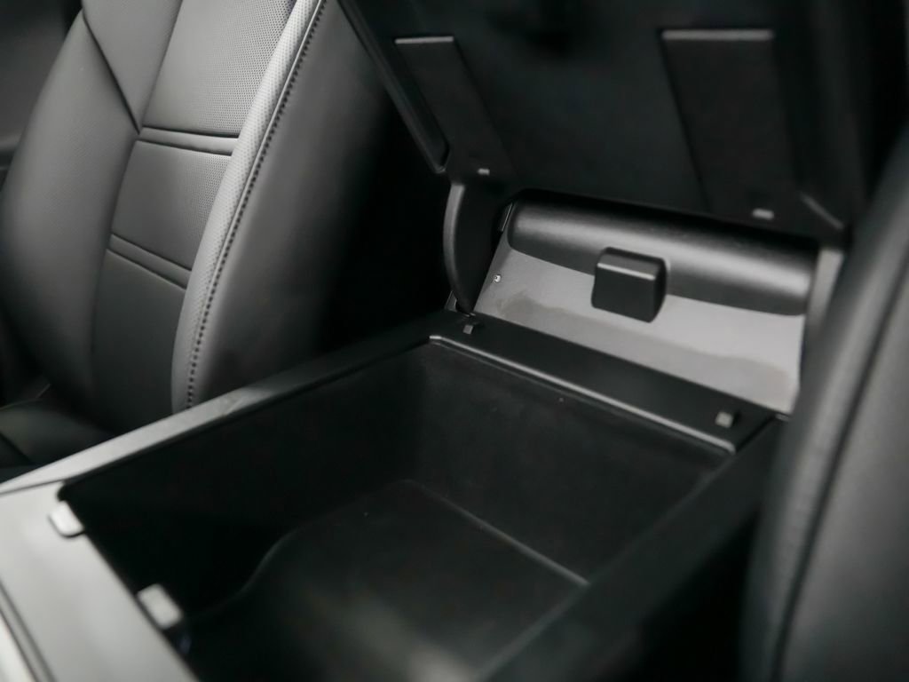 Certified 2025 Porsche Cayenne S image 35