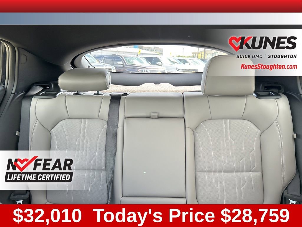 New 2025 Buick Envista Avenir image 39