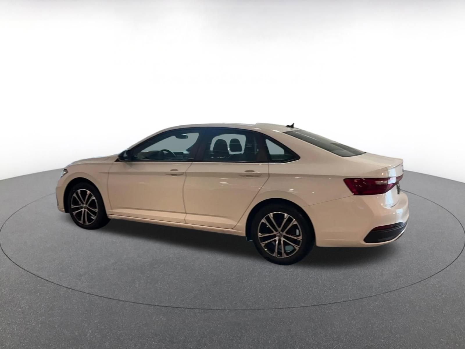 Used 2025 Volkswagen Jetta Sport image 10