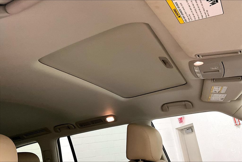 Used 2019 Nissan Armada Platinum w/ Captain's Chairs Package RWD image 21