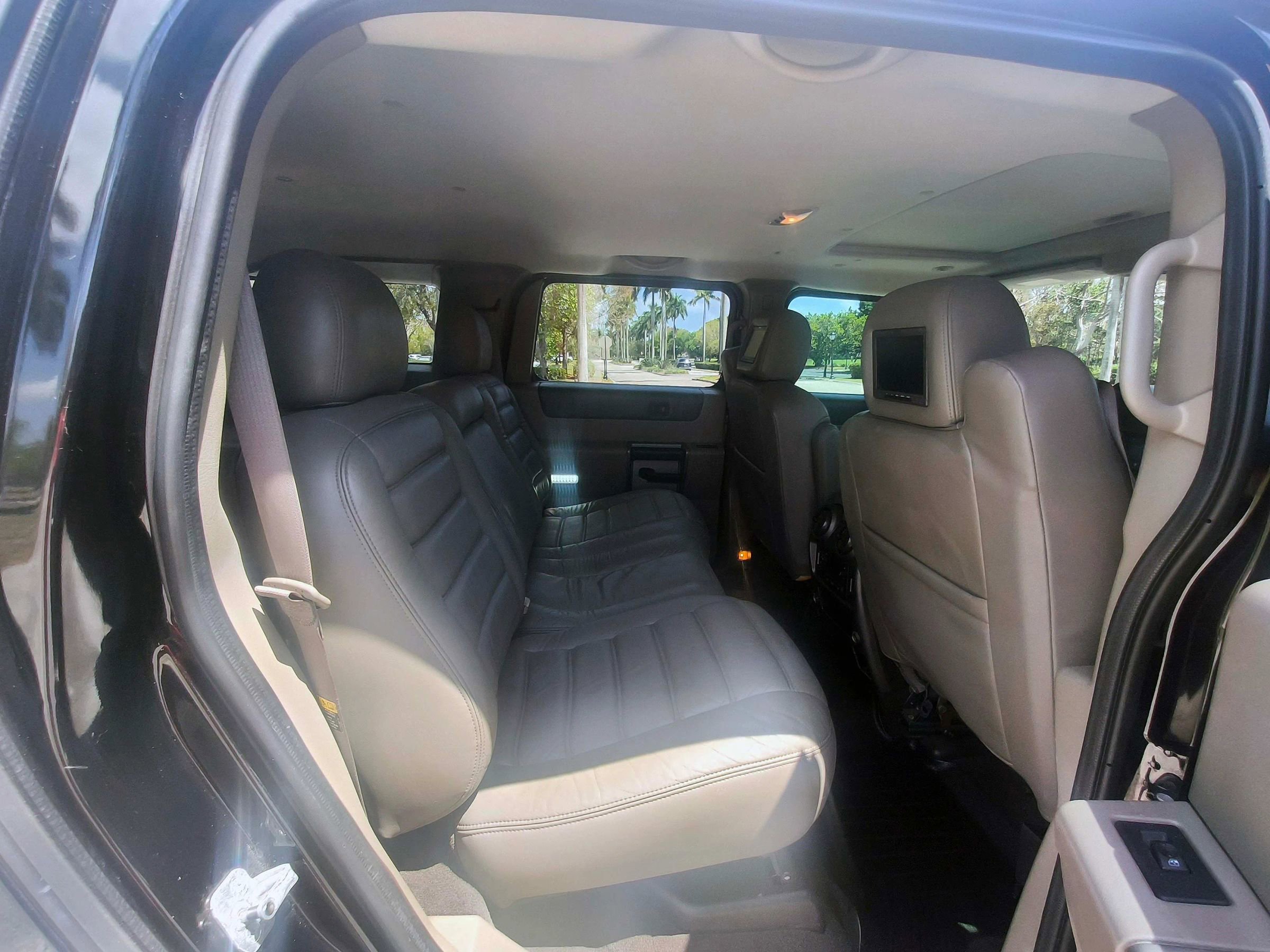 Used 2003 HUMMER H2 w/ Preferred Equipment Group image 11