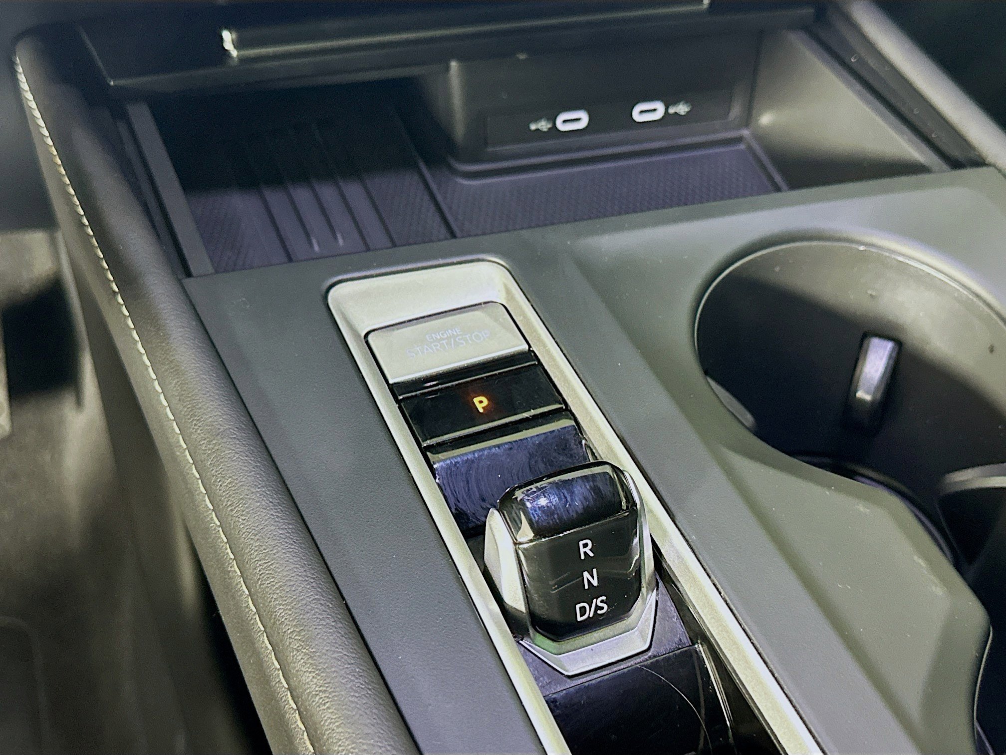 Used 2025 Volkswagen Atlas SE image 25