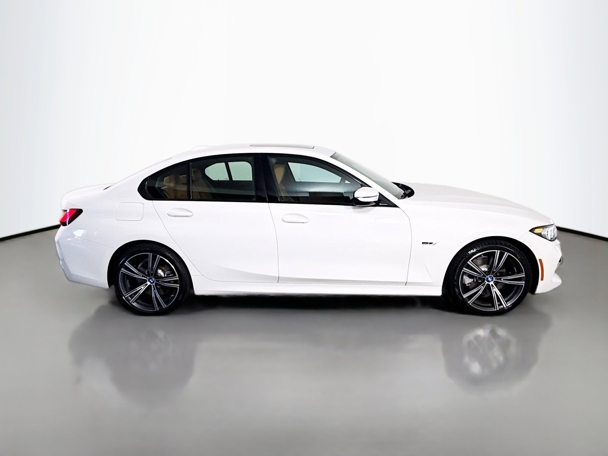 Used 2023 BMW 330e w/ Driving Assistance Package image 11