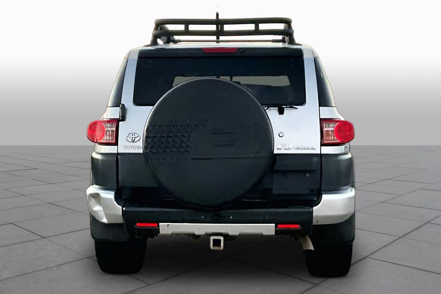 Used 2008 Toyota FJ Cruiser 2WD w/ Upgrade Pkg 1 image 4