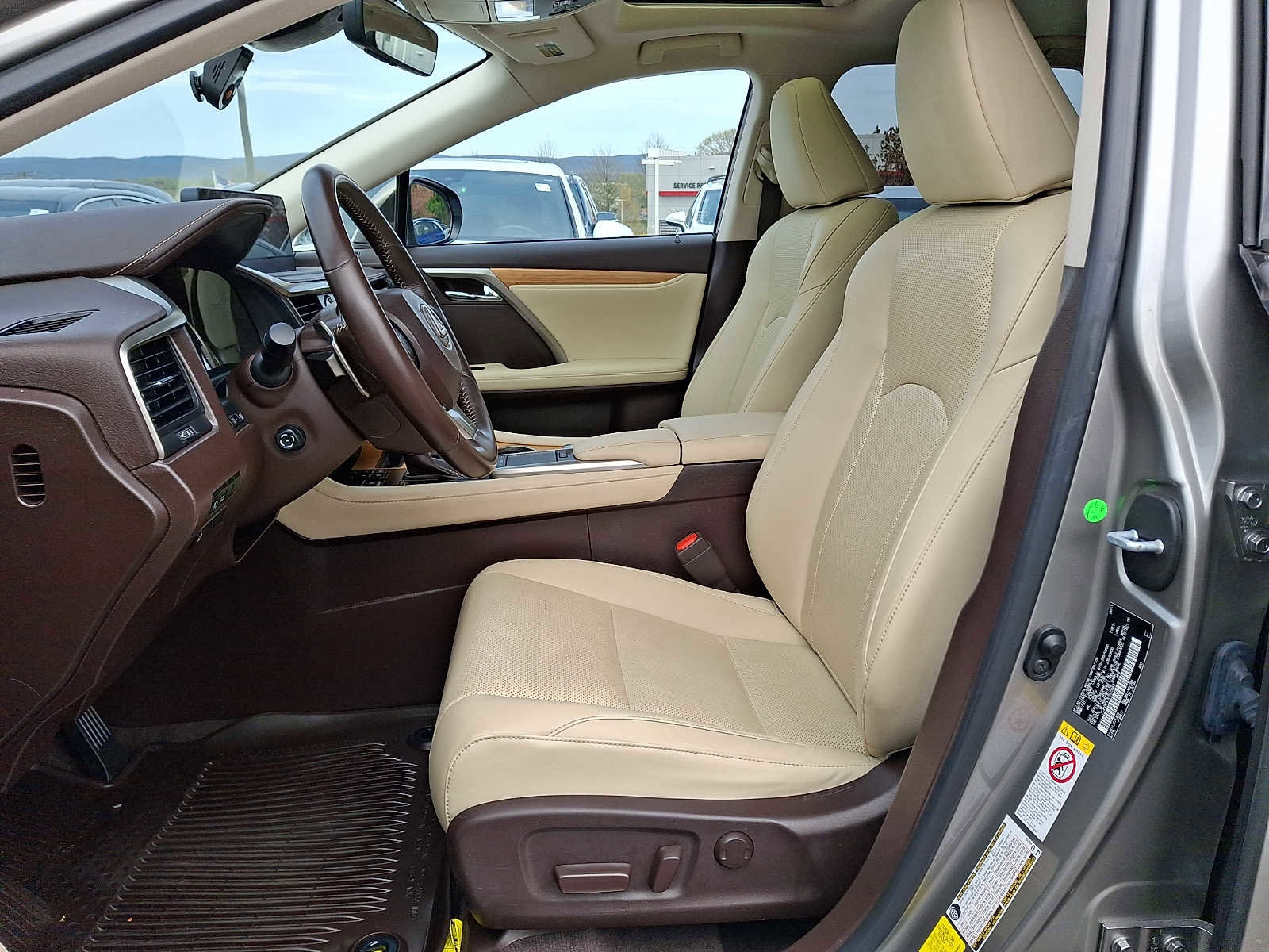 Used 2020 Lexus RX 350L Premium w/ Premium Package image 11