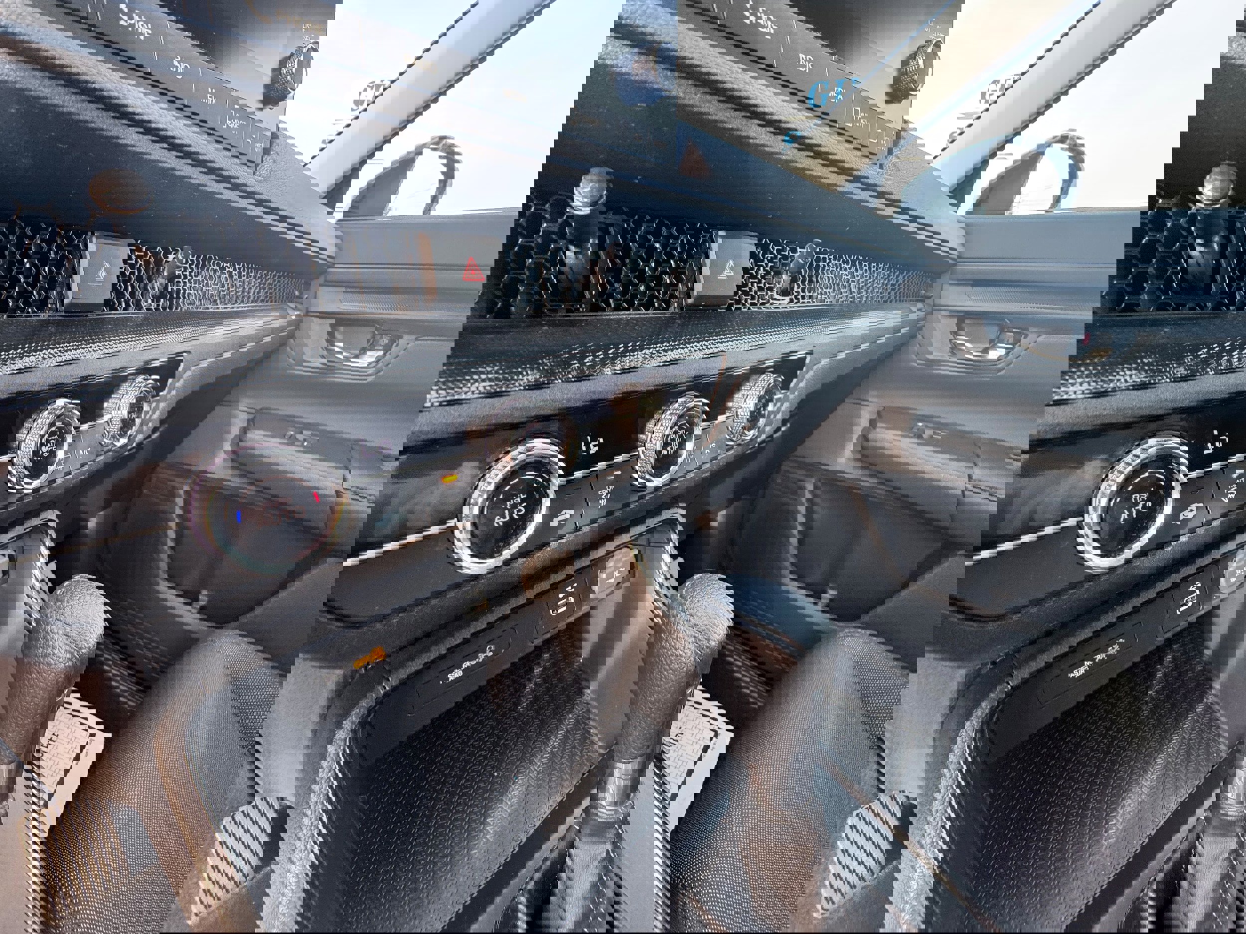 Used 2025 Honda CR-V LX image 16