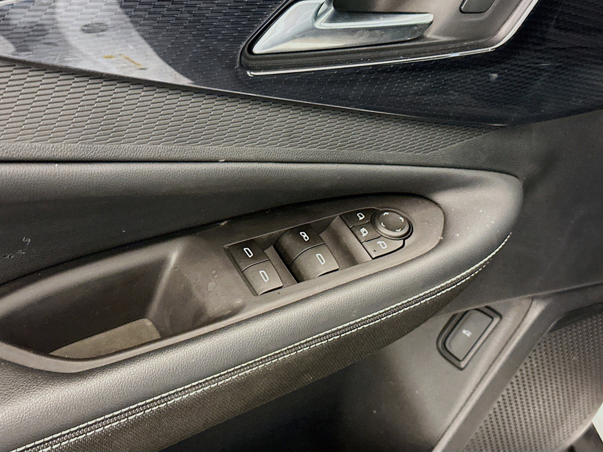 Used 2024 Chevrolet Blazer EV LT image 15