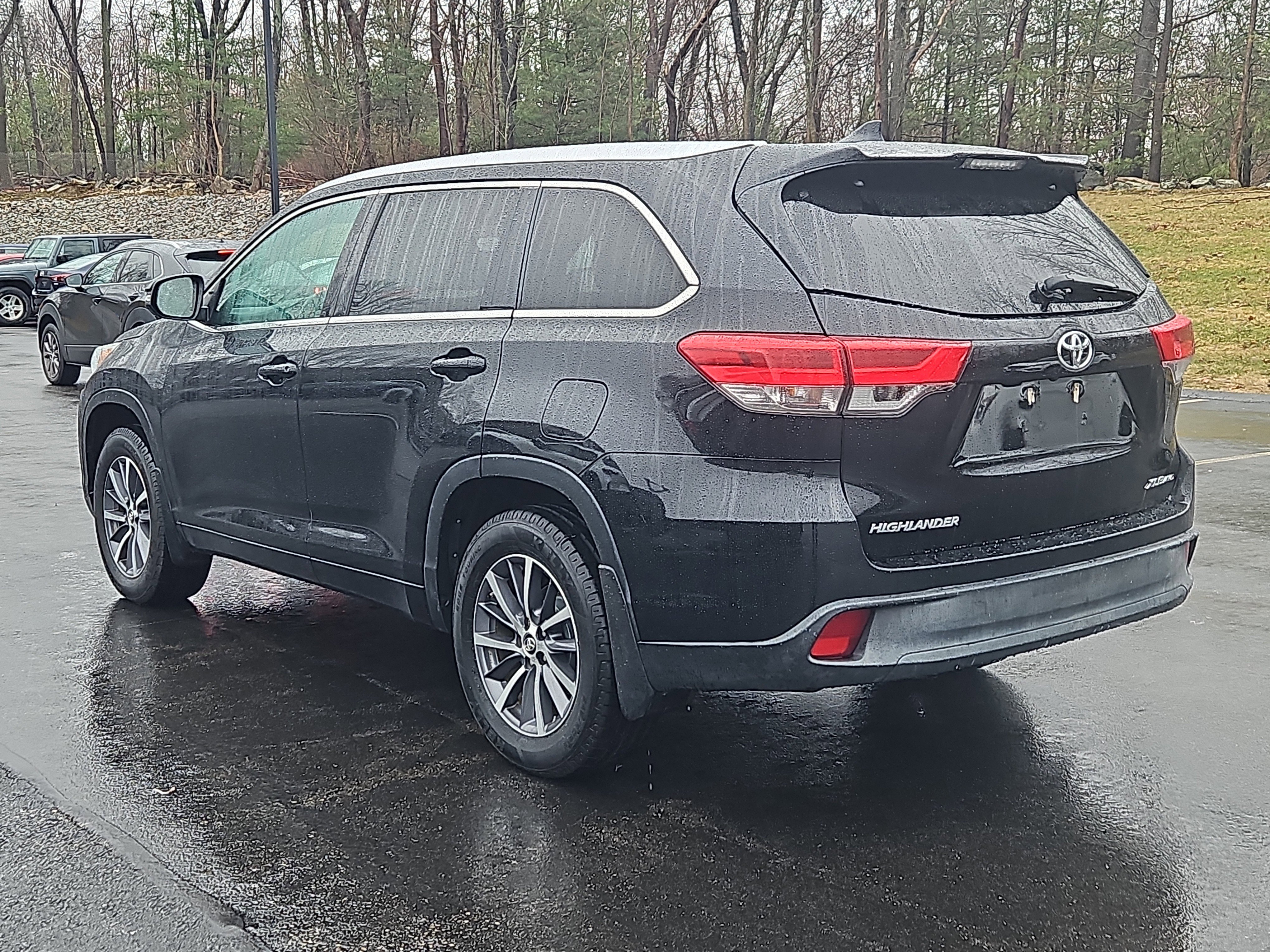 Used 2018 Toyota Highlander XLE image 25