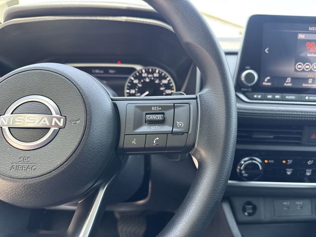 Used 2024 Nissan Rogue S FWD image 17