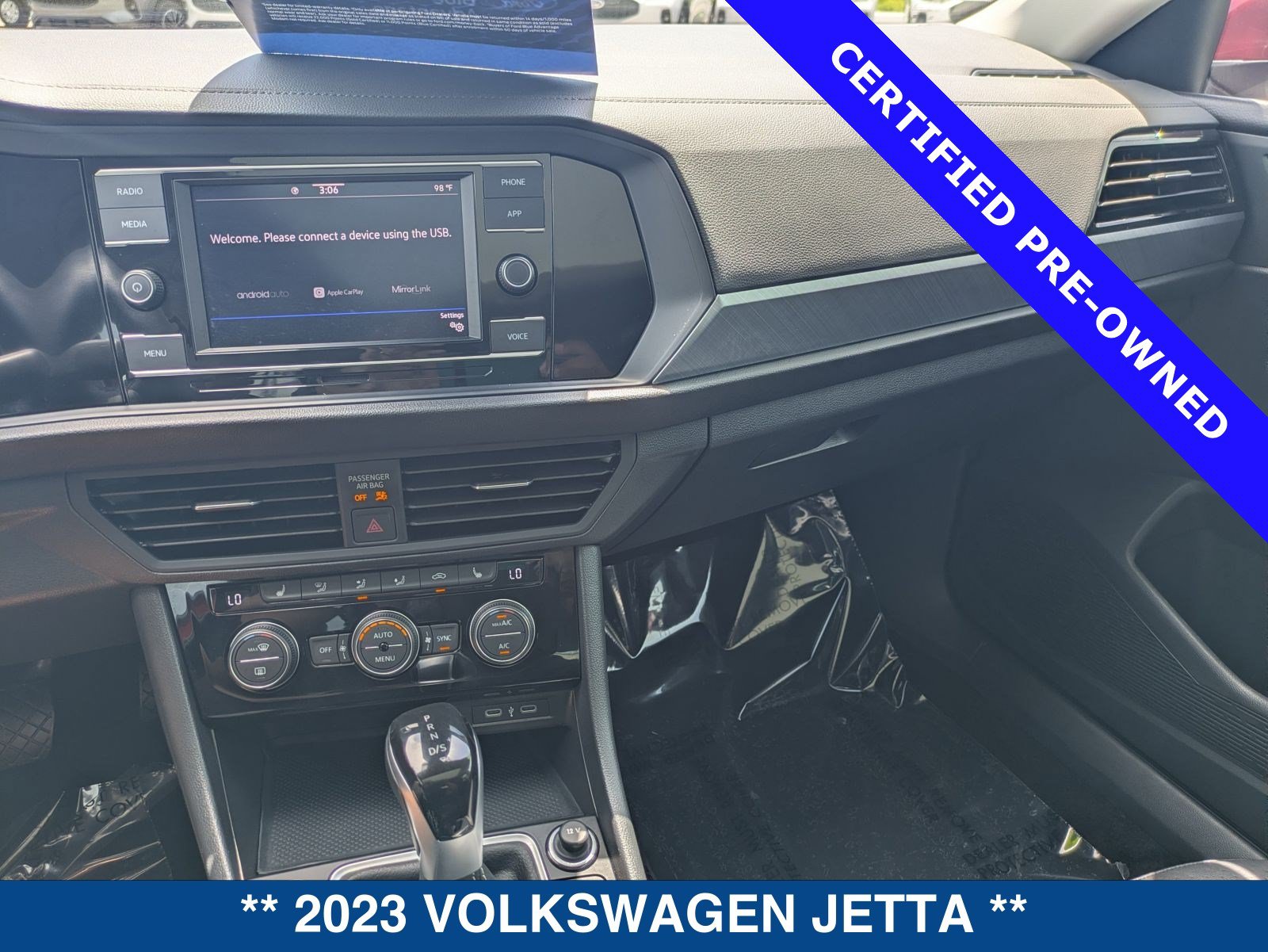 Used 2023 Volkswagen Jetta SE FWD image 29