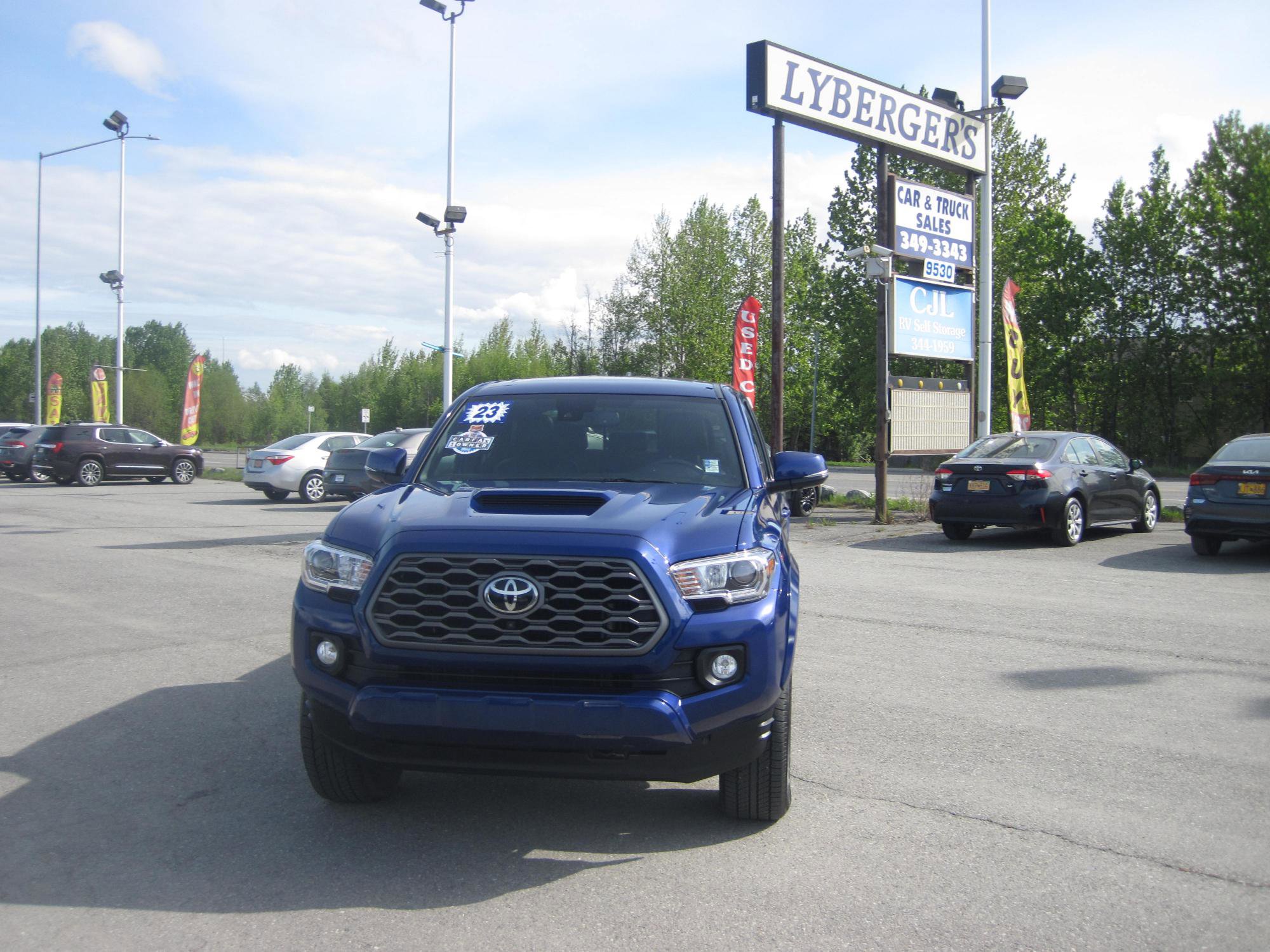 Used 2023 Toyota Tacoma TRD Sport w/ TRD Premium Sport Package image 1