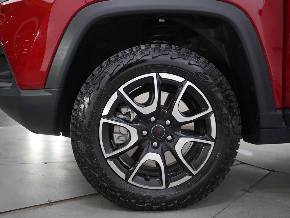 Used 2025 Jeep Compass Trailhawk image 29