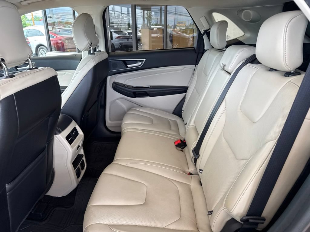 Used 2019 Ford Edge Titanium w/ Equipment Group 301A AWD/4WD image 15