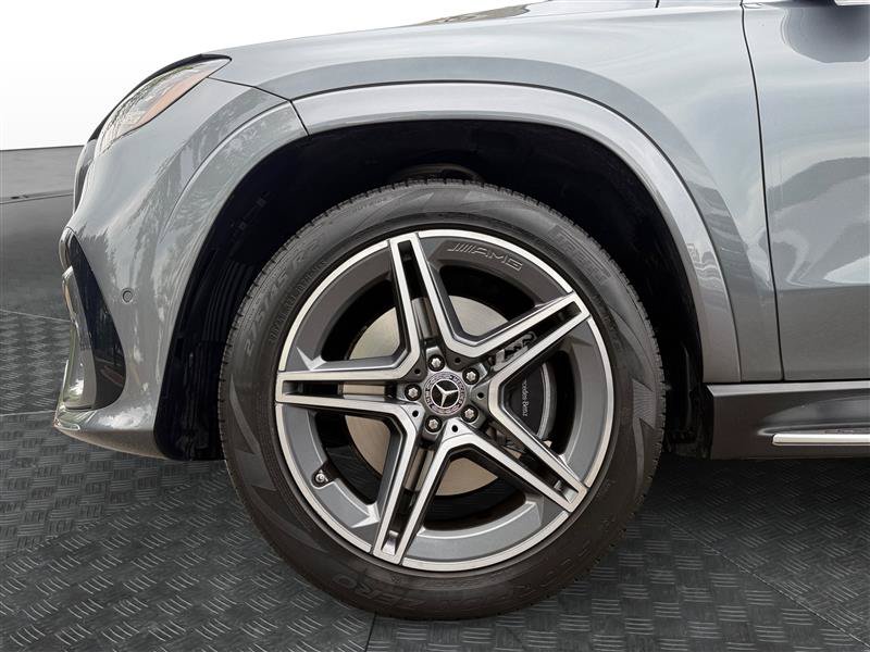 Used 2024 Mercedes-Benz GLS 450 4MATIC image 9
